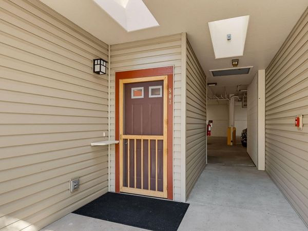 903 Mountain Meadows Circle, Ashland, OR 97520