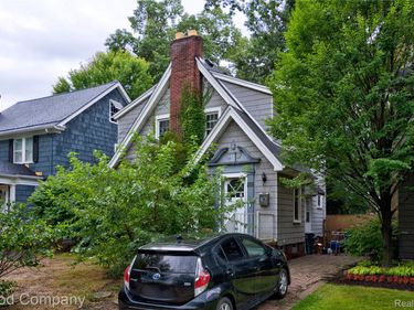 29 Hanover Road, Pleasant Ridge, Mi 48069