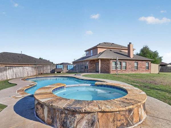 401 Eureka Court, Burleson, TX 76028