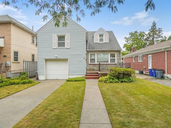 79-26 268th Street , Unit 1st fl, Glen Oaks, NY 11004