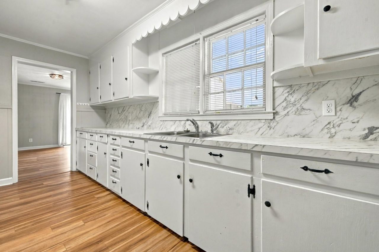 204 12th Ave.  Photo 10