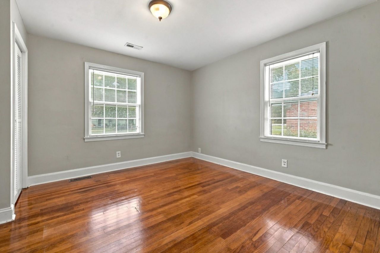 204 12th Ave.  Photo 23