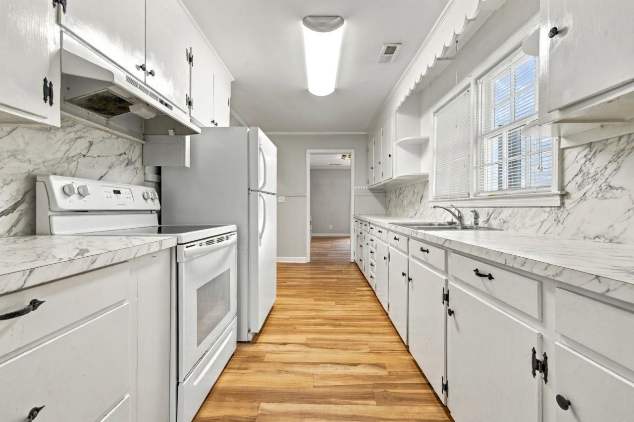 204 12th Ave.  Photo 8