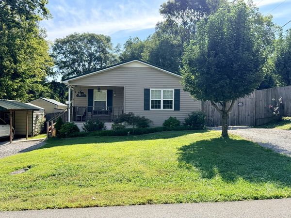 705 Oak St , Manchester, TN 37355