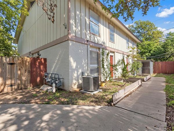 5707 Cougar DR, Austin, TX 78745