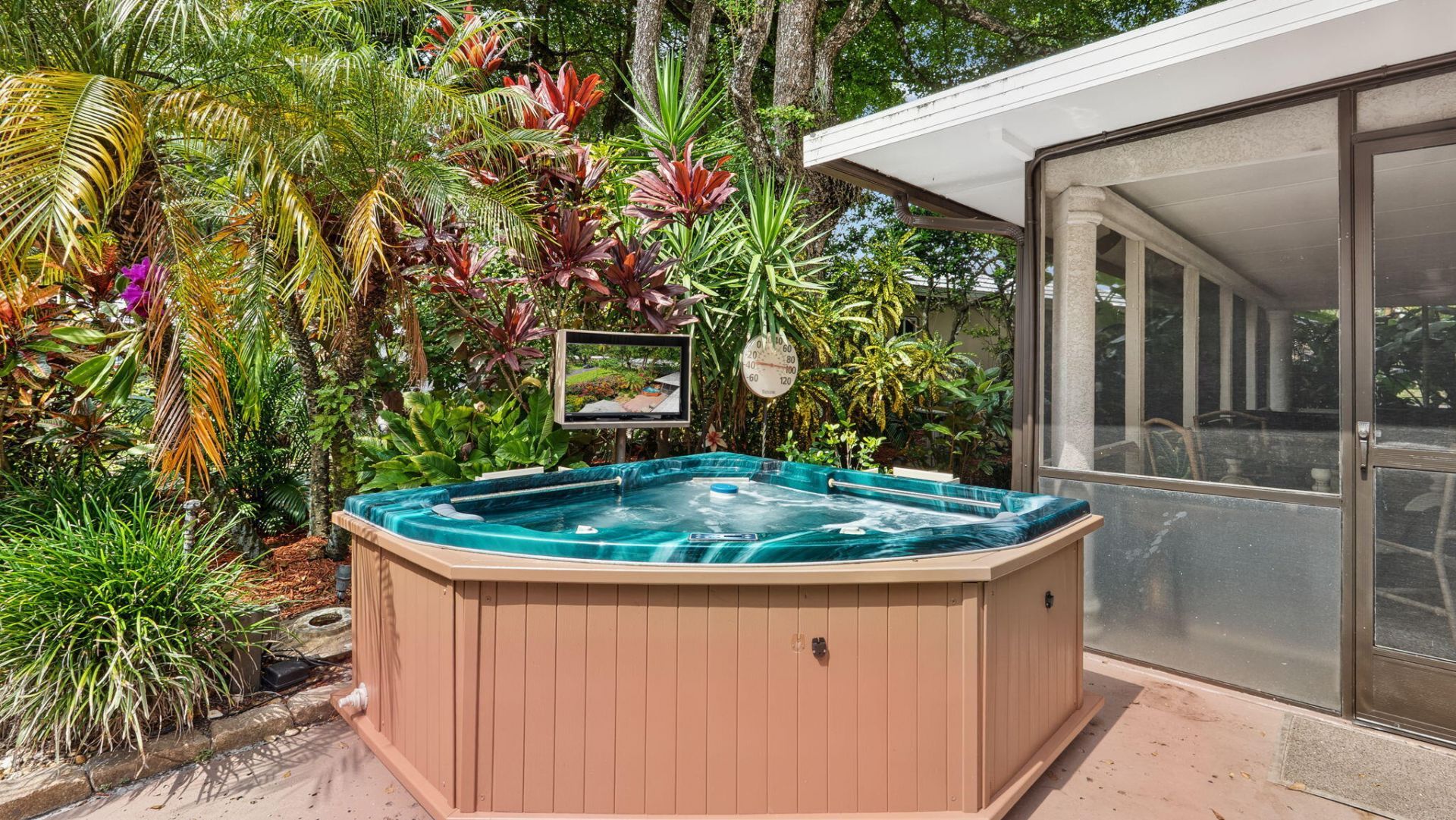 3745 Oaks Clubhouse Drive, Unit V-8, Pompano Beach, FL 33069 Photo