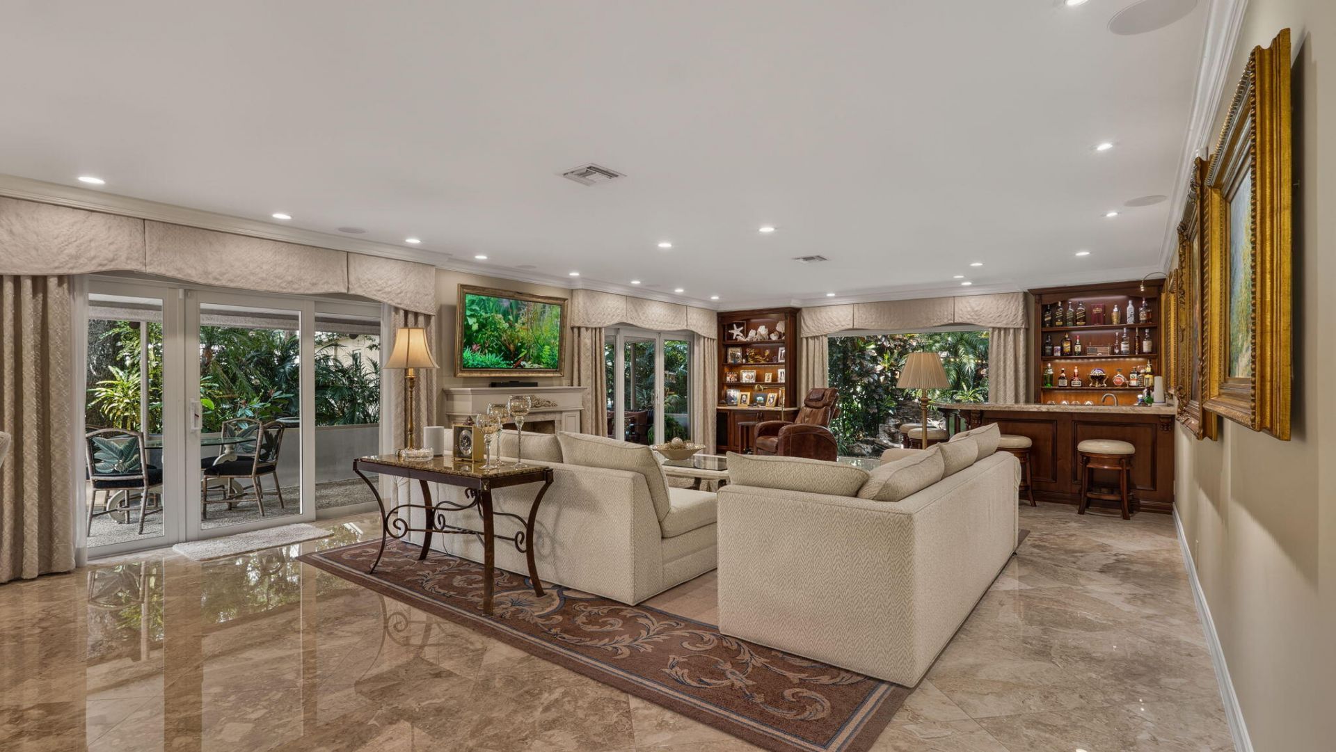 3745 Oaks Clubhouse Drive, Unit V-8, Pompano Beach, FL 33069 Photo