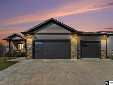 1600 W Avalanche Road, Lincoln, NE 68521