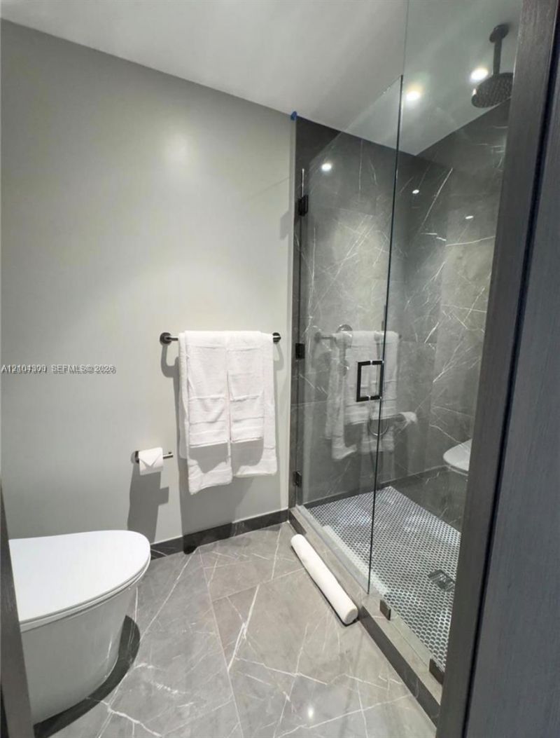 20 NE 11th St , Unit 2512B, Miami, FL 33132 Photo