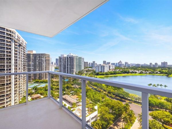 3731 N Country Club Dr , Unit 2023, Aventura, FL 33180