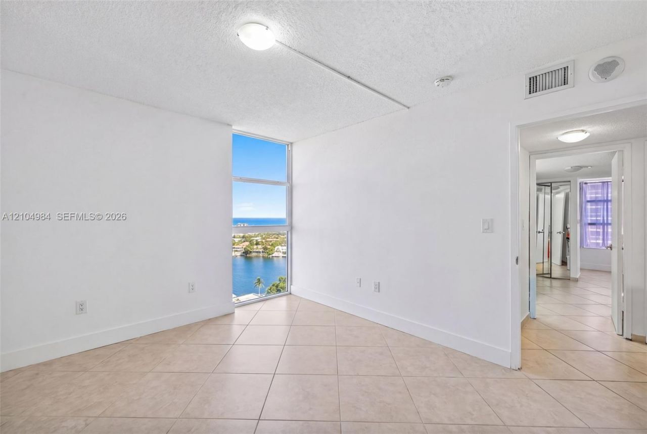 3731 N Country Club Dr , Unit 2023, Aventura, FL 33180 Photo