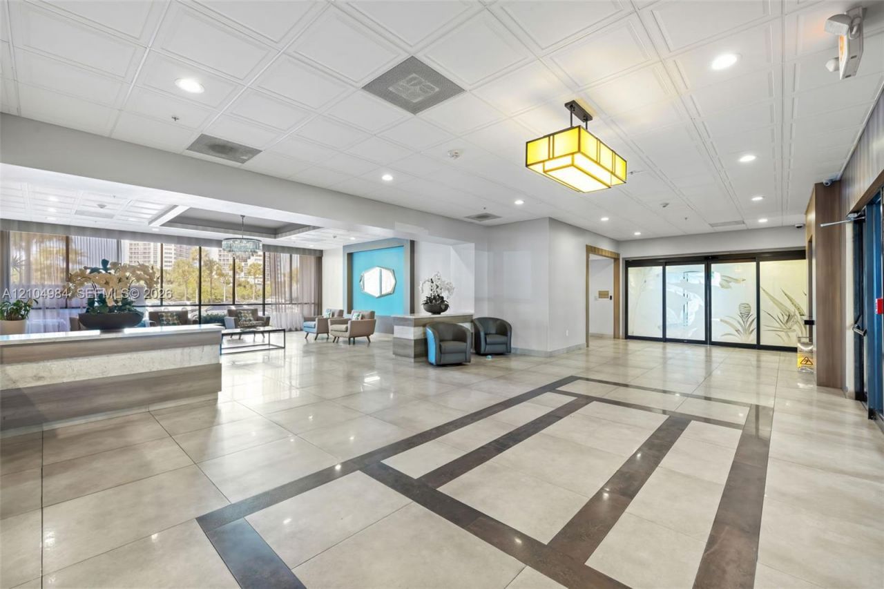 3731 N Country Club Dr , Unit 2023, Aventura, FL 33180 Photo
