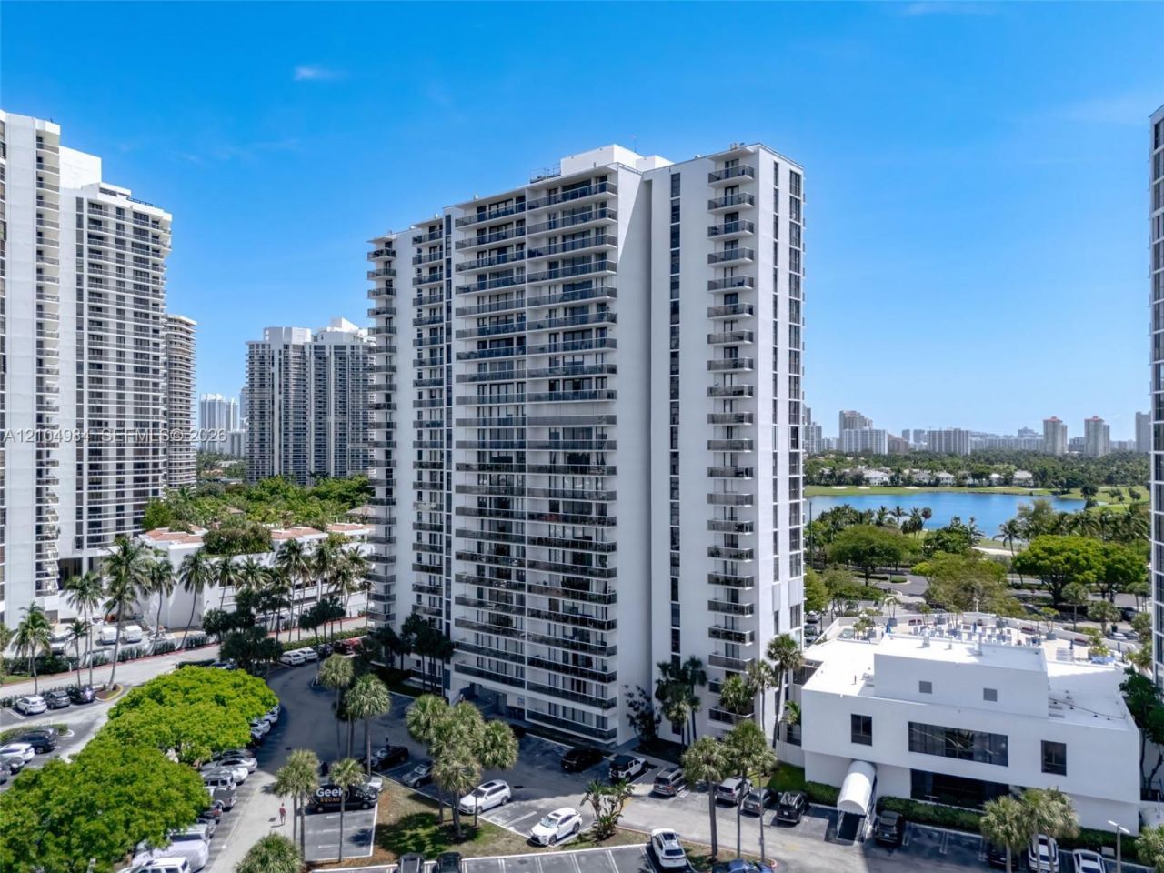 3731 N Country Club Dr , Unit 2023, Aventura, FL 33180 Photo