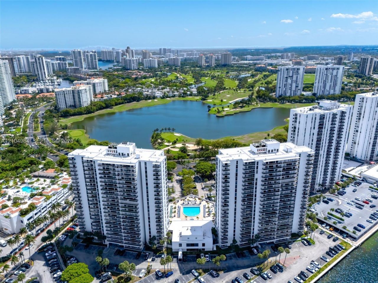 3731 N Country Club Dr , Unit 2023, Aventura, FL 33180 Photo