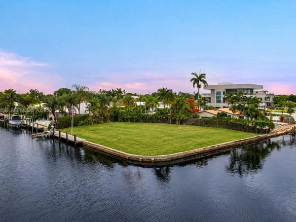 2130 NE 15th St , Fort Lauderdale, FL 33304