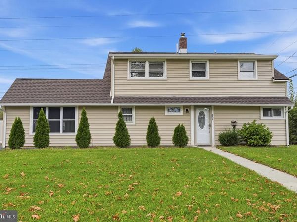 56 N NORTHPARK DRIVE, LEVITTOWN, PA 19054