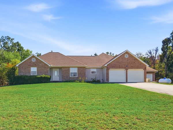 10941 Holly Road, Neosho, MO 64850