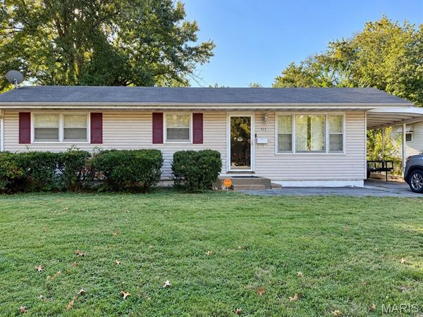 113 Forestwood Drive, St Louis, MO 63135
