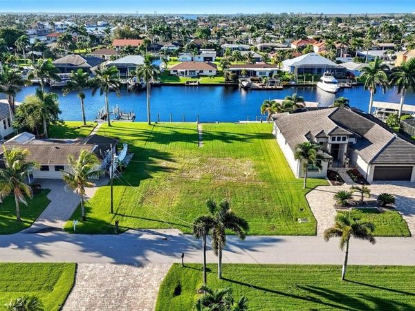 126 SW 50TH STREET , CAPE CORAL, FL 33914