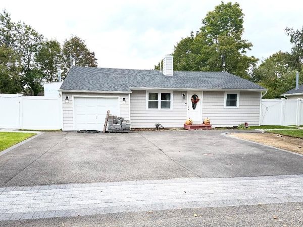 21 Marie Lane, Central Islip, NY 11722