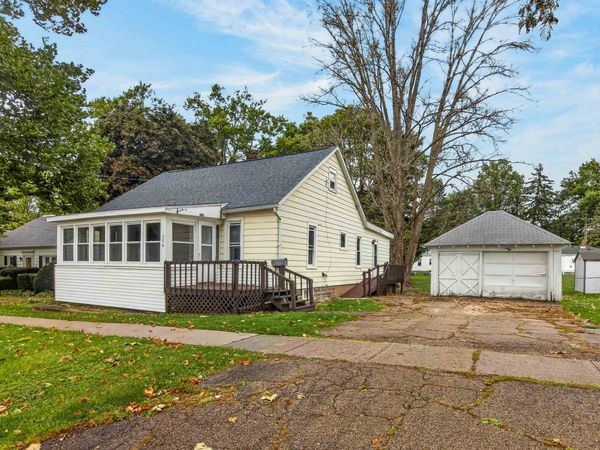 206 W MAIN Street, MOUNT MORRIS, IL 61054