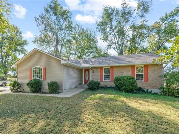 105 W South Street, Spring Hill, KS 66083