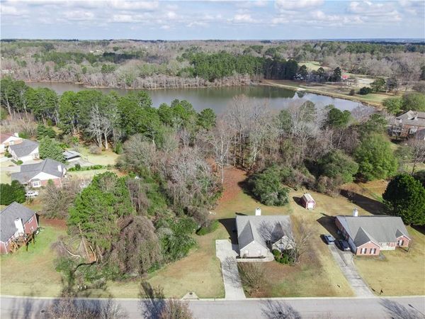 719 Overlook Drive , Winder, GA 30680