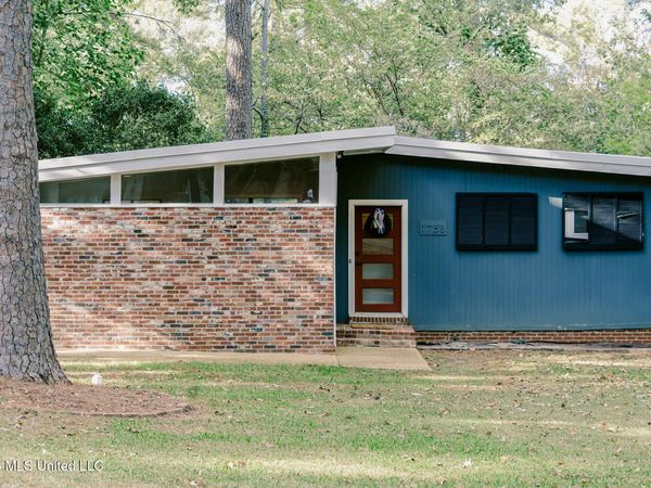 1758 Hillview Drive, Jackson, MS 39211