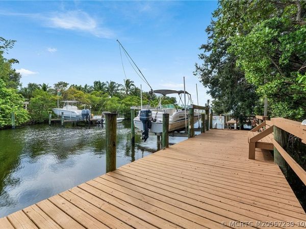 949 Laurel Road, North Palm Beach, FL 33408