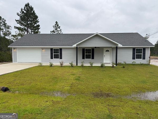 1141 Black Hawk Drive, Waynesville, GA 31566