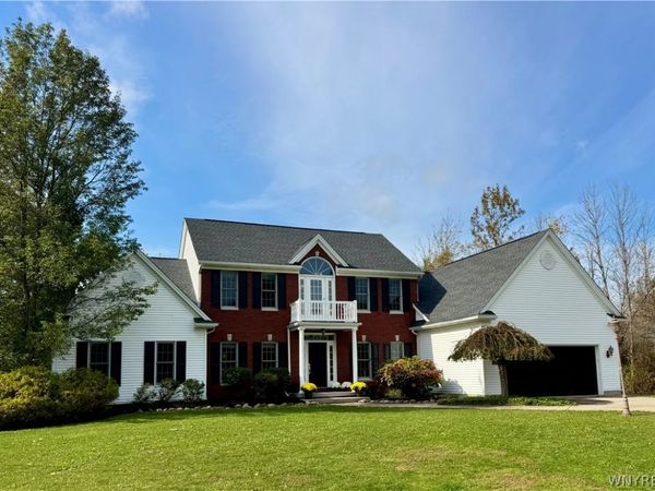 8590 Northfield Road , Clarence Center, NY 14032