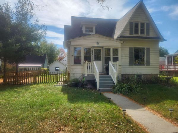 410 6th Street, Baraboo, WI 53913
