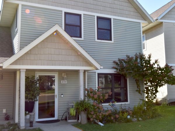 224 S Musket Ridge Drive, Sun Prairie, WI 53590