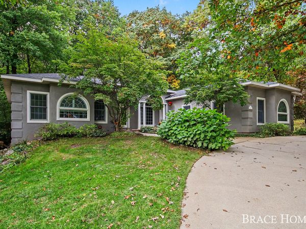 7997 Therese Court SE, Caledonia, MI 49316