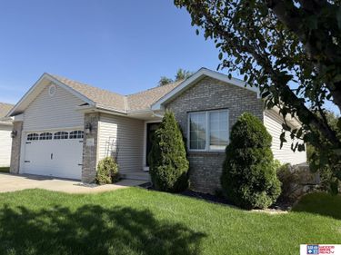 306 Pebble Beach, Lincoln, NE 68520