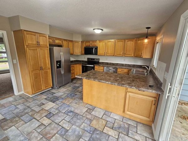 1915 11th Avenue, Marion, IA 52302