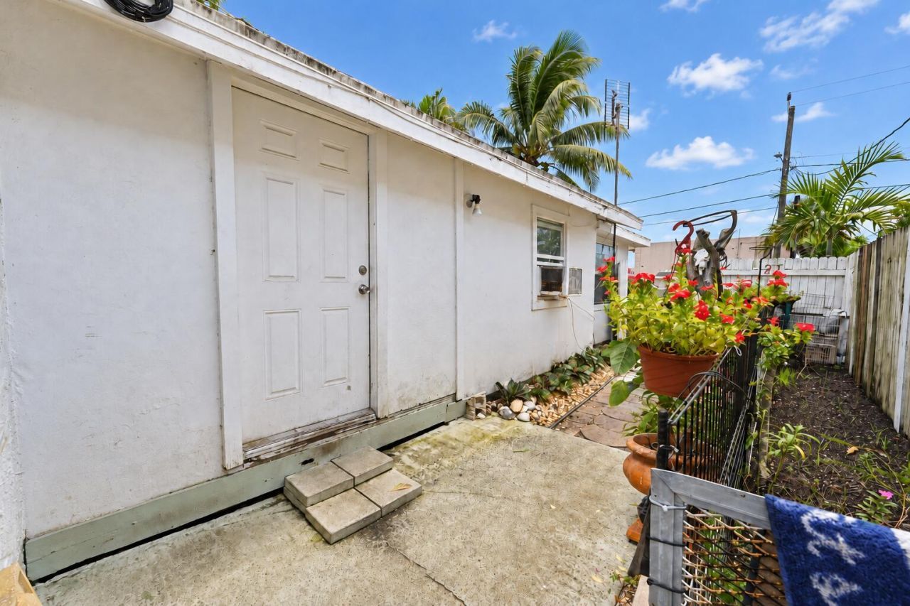 906 S J Street, Lake Worth Beach, FL 33460 Photo