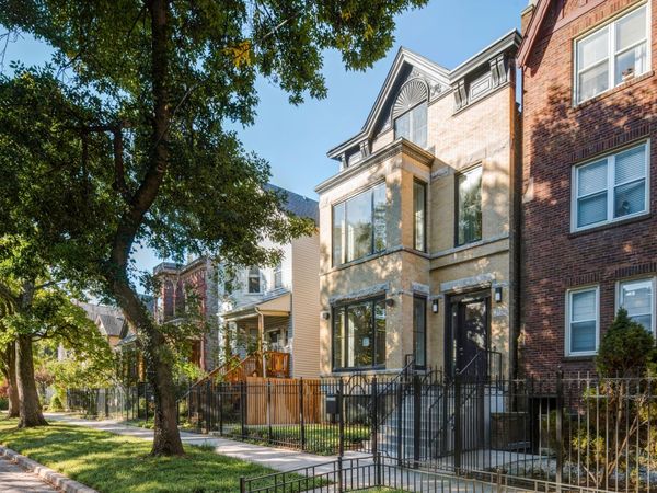 2126 N Sawyer Avenue , Chicago, IL 60647
