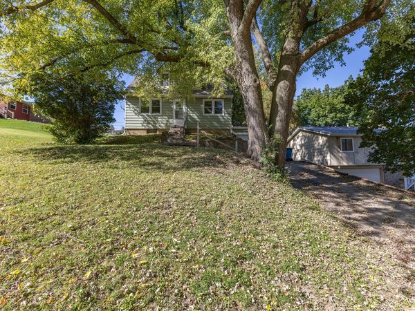 3512 N 2nd Street , Clinton, IA 52732