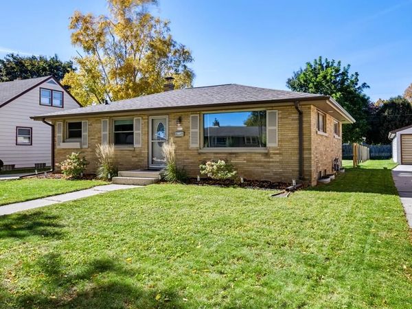 2732 S 15th St, Sheboygan, WI 53081