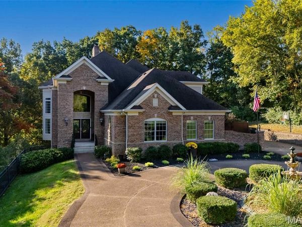 9542 Country Club Green, Sunset Hills, MO 63127