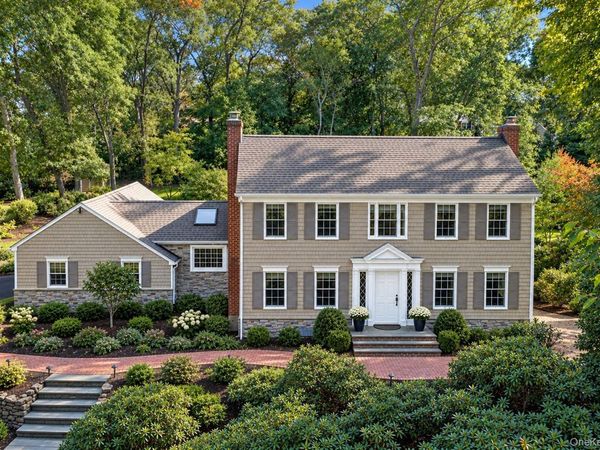 6 Mill River Road , East Setauket, NY 11733