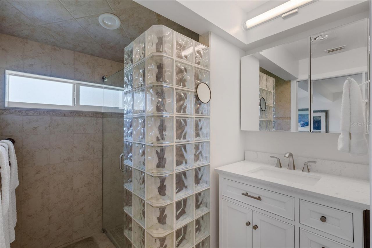 214 Hourglass Way , Unit V-4, Sarasota, FL 34242 Photo