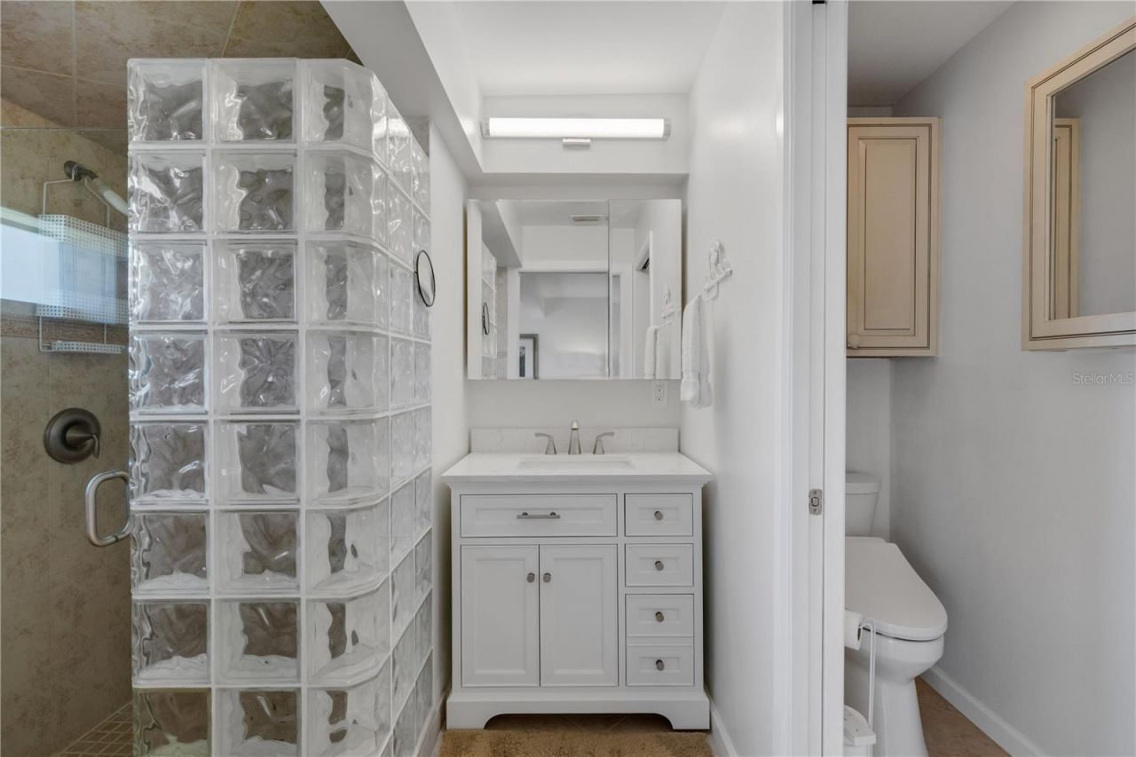 214 Hourglass Way , Unit V-4, Sarasota, FL 34242 Photo