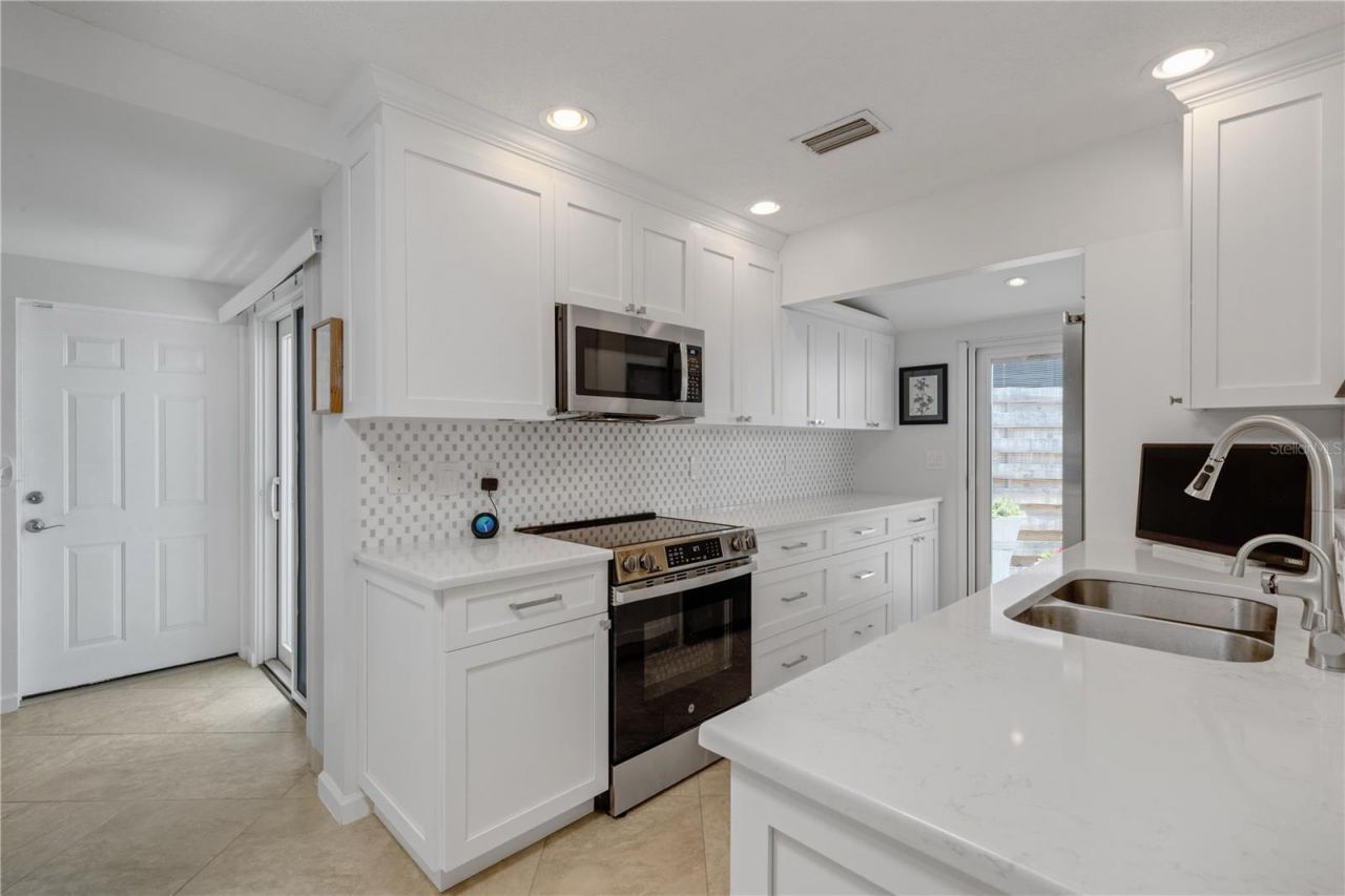 214 Hourglass Way , Unit V-4, Sarasota, FL 34242 Photo