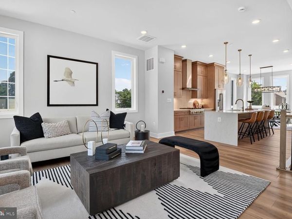 2127 EAST JEFFERSON STREET , NORTH BETHESDA, MD 20852