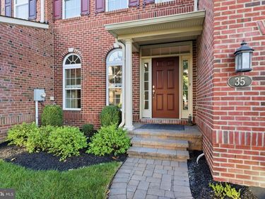 35 RITTENHOUSE CIRCLE, NEWTOWN, PA 18940