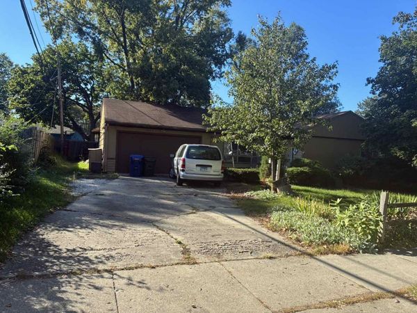 3303 Meadow Drive, Rolling Meadows, IL 60008