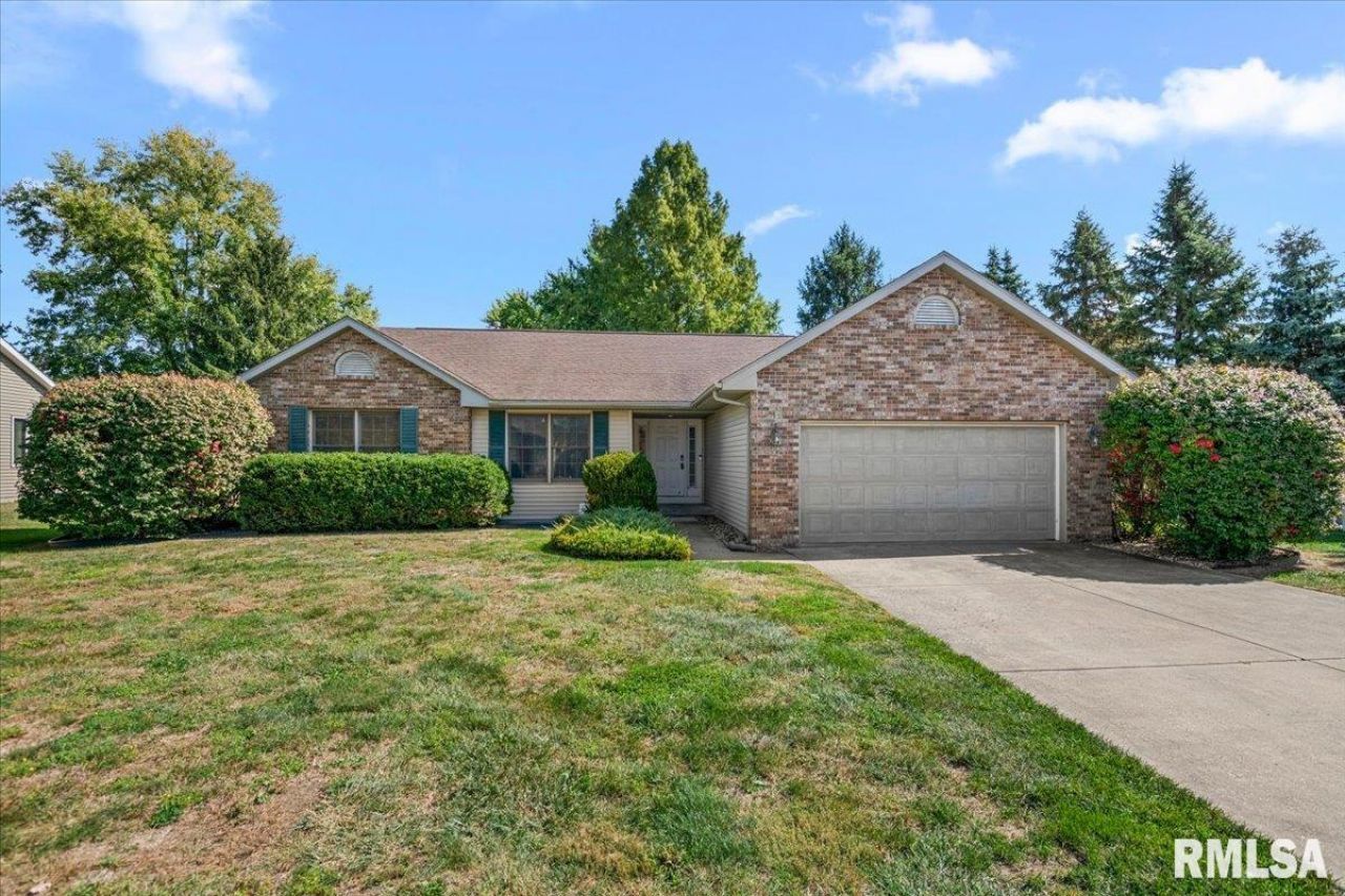 1912 Strawberry Lane, Springfield, IL 62711 Main Photo