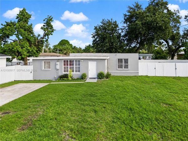 2437 NW 98th St , Miami, FL 33147